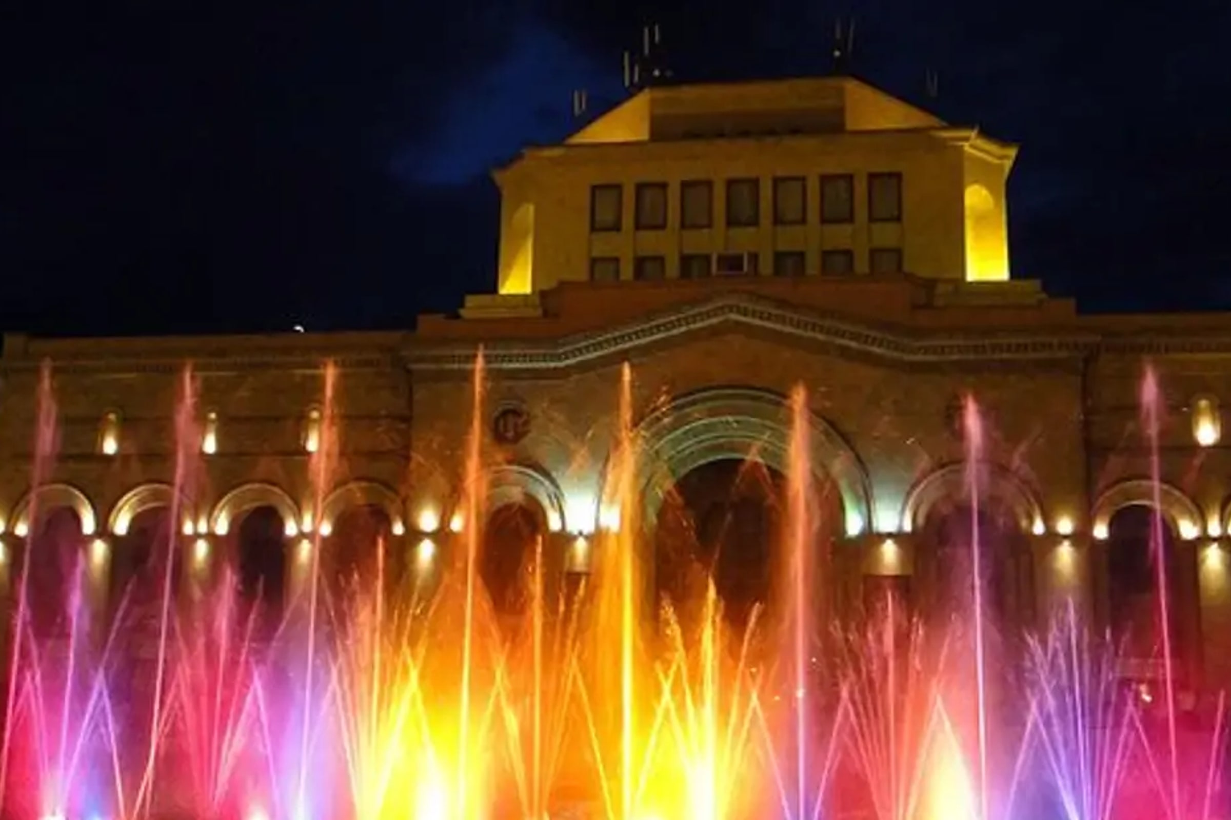 Private sightseeing and walking tour in Yerevan